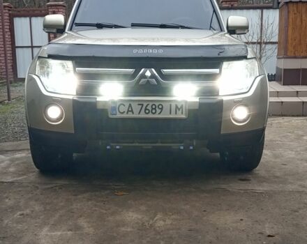 Бежевий Міцубісі Паджеро, об'ємом двигуна 3.2 л та пробігом 187 тис. км за 14200 $, фото 1 на Automoto.ua