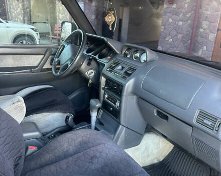 Черный Мицубиси Паджеро, объемом двигателя 2.84 л и пробегом 400 тыс. км за 6777 $, фото 6 на Automoto.ua