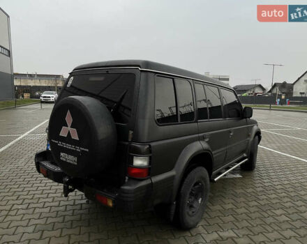 Черный Мицубиси Паджеро, объемом двигателя 2.84 л и пробегом 413 тыс. км за 7700 $, фото 4 на Automoto.ua