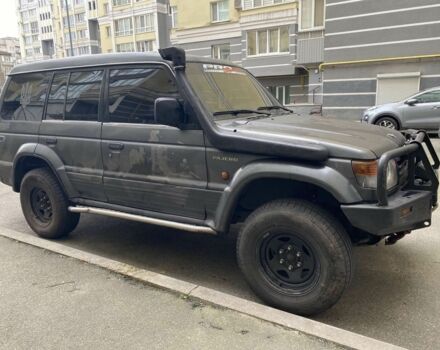 Чорний Міцубісі Паджеро, об'ємом двигуна 3.5 л та пробігом 350 тис. км за 4900 $, фото 3 на Automoto.ua