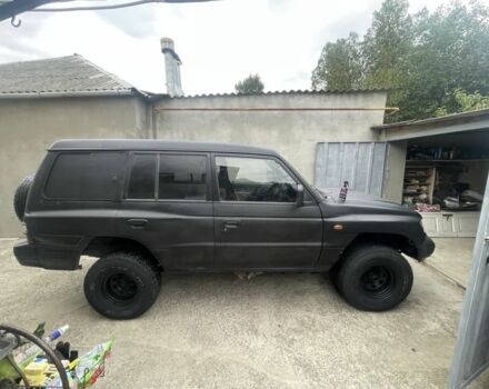 Чорний Міцубісі Паджеро, об'ємом двигуна 2.8 л та пробігом 300 тис. км за 2650 $, фото 3 на Automoto.ua