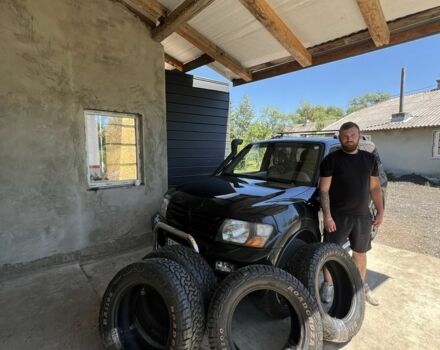 Чорний Міцубісі Паджеро, об'ємом двигуна 3 л та пробігом 371 тис. км за 3850 $, фото 1 на Automoto.ua