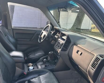 Черный Мицубиси Паджеро, объемом двигателя 3.2 л и пробегом 243 тыс. км за 6600 $, фото 5 на Automoto.ua