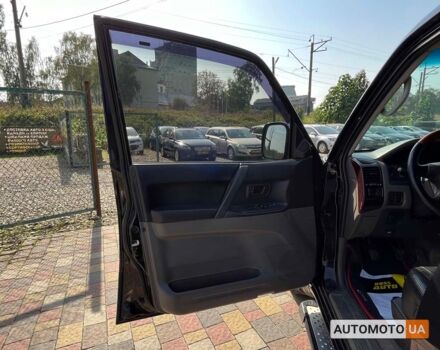 Чорний Міцубісі Паджеро, об'ємом двигуна 3.5 л та пробігом 260 тис. км за 10500 $, фото 8 на Automoto.ua