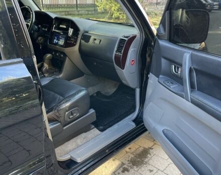 Черный Мицубиси Паджеро, объемом двигателя 3.5 л и пробегом 190 тыс. км за 5899 $, фото 10 на Automoto.ua