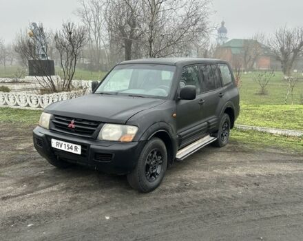 Черный Мицубиси Паджеро, объемом двигателя 3.5 л и пробегом 300 тыс. км за 2800 $, фото 1 на Automoto.ua
