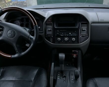 Черный Мицубиси Паджеро, объемом двигателя 3.5 л и пробегом 300 тыс. км за 2800 $, фото 7 на Automoto.ua