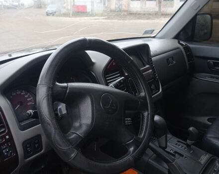 Черный Мицубиси Паджеро, объемом двигателя 3 л и пробегом 300 тыс. км за 4200 $, фото 3 на Automoto.ua