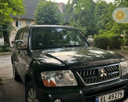 Черный Мицубиси Паджеро, объемом двигателя 3 л и пробегом 368 тыс. км за 5700 $, фото 1 на Automoto.ua