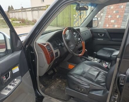 Чорний Міцубісі Паджеро, об'ємом двигуна 3.2 л та пробігом 202 тис. км за 4999 $, фото 11 на Automoto.ua