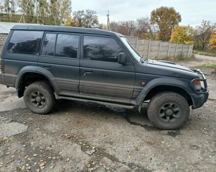 Чорний Міцубісі Паджеро, об'ємом двигуна 0 л та пробігом 300 тис. км за 2864 $, фото 1 на Automoto.ua