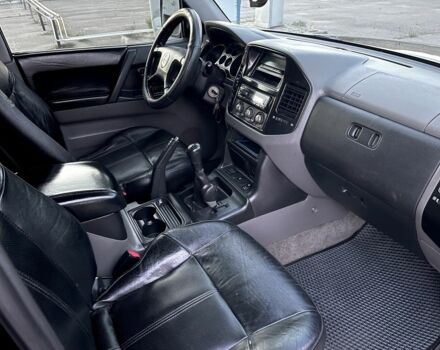 Черный Мицубиси Паджеро, объемом двигателя 3.2 л и пробегом 200 тыс. км за 7800 $, фото 8 на Automoto.ua