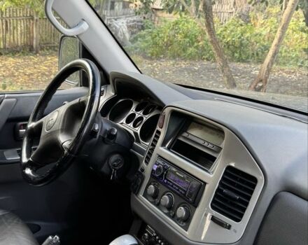 Міцубісі Паджеро 2004 у Харкові на Automoto.ua Чорний Міцубісі Паджеро, об'ємом двигуна 3.2 л та пробігом 506 тис. км за 6900 $, фото 7 на Automoto.ua