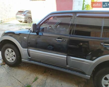Черный Мицубиси Паджеро, объемом двигателя 3 л и пробегом 285 тыс. км за 7600 $, фото 4 на Automoto.ua