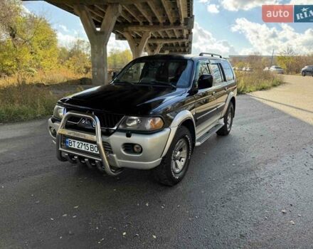 Черный Мицубиси Паджеро, объемом двигателя 3 л и пробегом 293 тыс. км за 4599 $, фото 2 на Automoto.ua