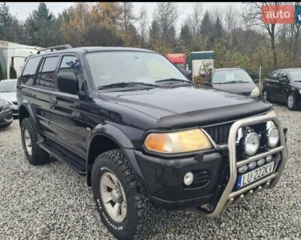 Черный Мицубиси Паджеро, объемом двигателя 3.5 л и пробегом 200 тыс. км за 3700 $, фото 1 на Automoto.ua