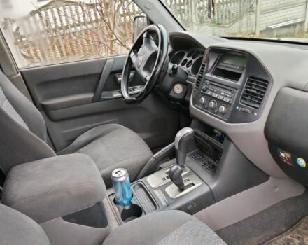 Черный Мицубиси Паджеро, объемом двигателя 3.2 л и пробегом 300 тыс. км за 4600 $, фото 4 на Automoto.ua