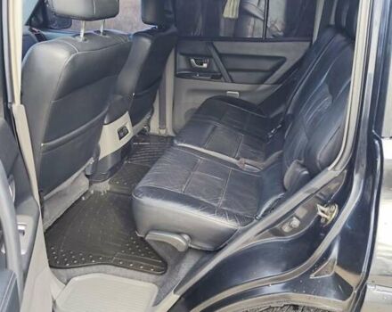 Черный Мицубиси Паджеро, объемом двигателя 3 л и пробегом 268 тыс. км за 8500 $, фото 3 на Automoto.ua