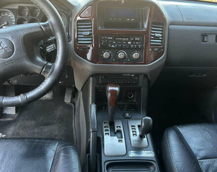 Чорний Міцубісі Паджеро, об'ємом двигуна 3.5 л та пробігом 236 тис. км за 6800 $, фото 10 на Automoto.ua