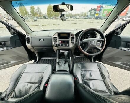 Черный Мицубиси Паджеро, объемом двигателя 3.2 л и пробегом 290 тыс. км за 4450 $, фото 12 на Automoto.ua