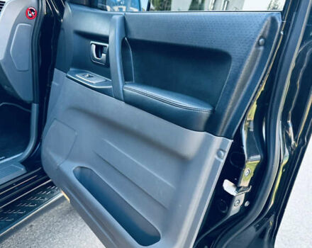 Черный Мицубиси Паджеро, объемом двигателя 3.2 л и пробегом 230 тыс. км за 10800 $, фото 80 на Automoto.ua