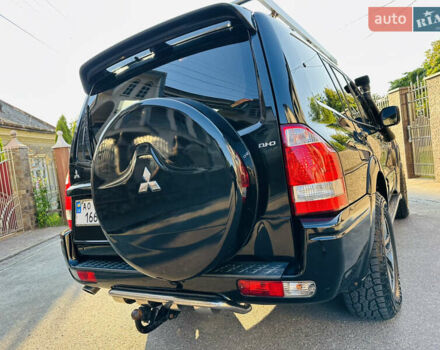 Черный Мицубиси Паджеро, объемом двигателя 3.2 л и пробегом 230 тыс. км за 10800 $, фото 72 на Automoto.ua