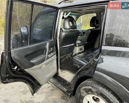 Черный Мицубиси Паджеро, объемом двигателя 2.97 л и пробегом 379 тыс. км за 8500 $, фото 3 на Automoto.ua