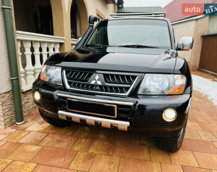 Черный Мицубиси Паджеро, объемом двигателя 3.2 л и пробегом 230 тыс. км за 10800 $, фото 14 на Automoto.ua