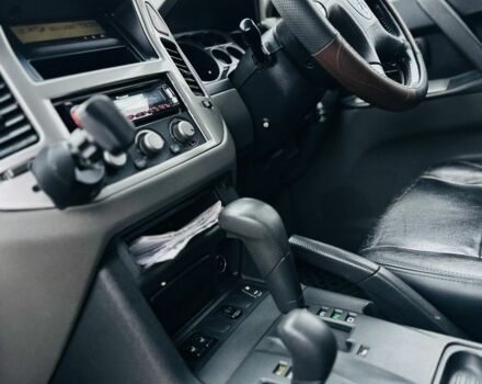 Черный Мицубиси Паджеро, объемом двигателя 3.2 л и пробегом 290 тыс. км за 4450 $, фото 15 на Automoto.ua