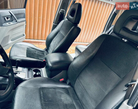 Черный Мицубиси Паджеро, объемом двигателя 3.2 л и пробегом 230 тыс. км за 10800 $, фото 28 на Automoto.ua