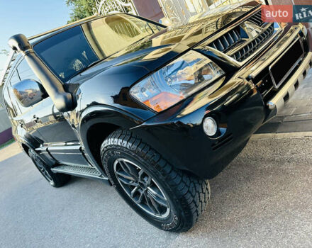 Черный Мицубиси Паджеро, объемом двигателя 3.2 л и пробегом 230 тыс. км за 10800 $, фото 114 на Automoto.ua