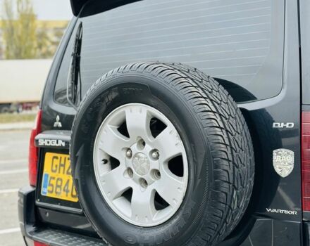 Черный Мицубиси Паджеро, объемом двигателя 3.2 л и пробегом 290 тыс. км за 4450 $, фото 10 на Automoto.ua