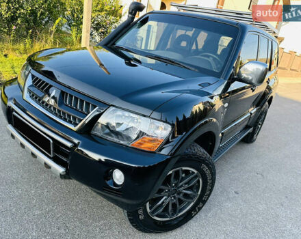 Черный Мицубиси Паджеро, объемом двигателя 3.2 л и пробегом 230 тыс. км за 10800 $, фото 118 на Automoto.ua