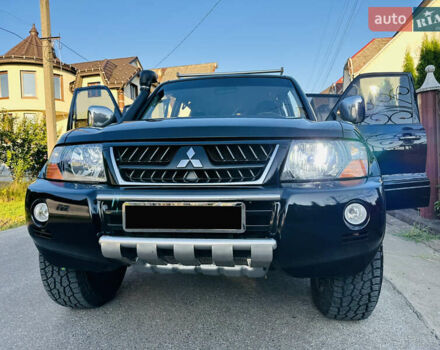 Черный Мицубиси Паджеро, объемом двигателя 3.2 л и пробегом 230 тыс. км за 10800 $, фото 77 на Automoto.ua