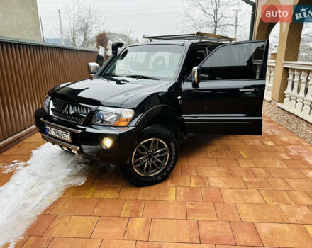 Черный Мицубиси Паджеро, объемом двигателя 3.2 л и пробегом 230 тыс. км за 10800 $, фото 130 на Automoto.ua