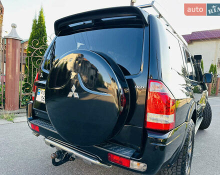 Черный Мицубиси Паджеро, объемом двигателя 3.2 л и пробегом 230 тыс. км за 10800 $, фото 105 на Automoto.ua