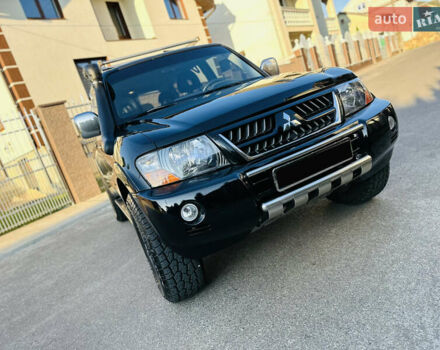 Черный Мицубиси Паджеро, объемом двигателя 3.2 л и пробегом 230 тыс. км за 10800 $, фото 71 на Automoto.ua
