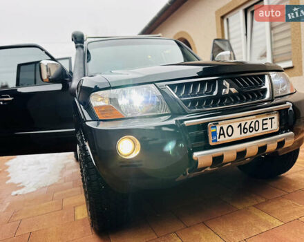 Черный Мицубиси Паджеро, объемом двигателя 3.2 л и пробегом 230 тыс. км за 10800 $, фото 155 на Automoto.ua