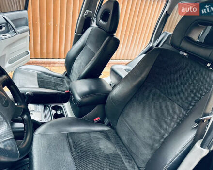 Черный Мицубиси Паджеро, объемом двигателя 3.2 л и пробегом 230 тыс. км за 10800 $, фото 151 на Automoto.ua