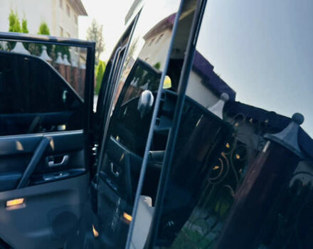 Черный Мицубиси Паджеро, объемом двигателя 3.2 л и пробегом 230 тыс. км за 10800 $, фото 59 на Automoto.ua