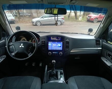 Черный Мицубиси Паджеро, объемом двигателя 3.2 л и пробегом 249 тыс. км за 13500 $, фото 7 на Automoto.ua