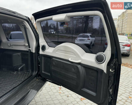 Чорний Міцубісі Паджеро, об'ємом двигуна 3.2 л та пробігом 209 тис. км за 11500 $, фото 48 на Automoto.ua