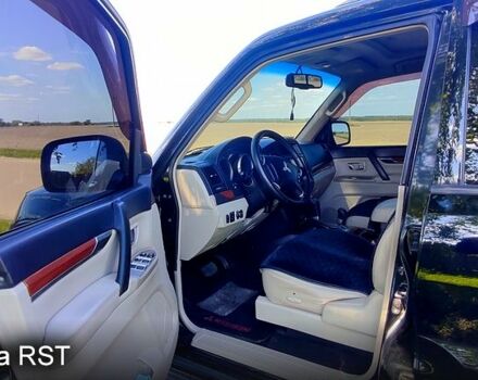 Черный Мицубиси Паджеро, объемом двигателя 3 л и пробегом 246 тыс. км за 12900 $, фото 13 на Automoto.ua