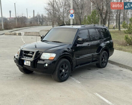 Чорний Міцубісі Паджеро, об'ємом двигуна 3.8 л та пробігом 260 тис. км за 10500 $, фото 2 на Automoto.ua