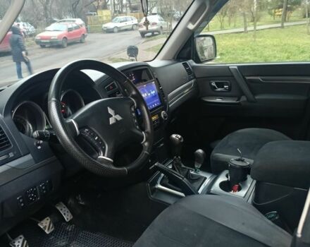 Черный Мицубиси Паджеро, объемом двигателя 3.2 л и пробегом 249 тыс. км за 13500 $, фото 6 на Automoto.ua