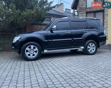 Чорний Міцубісі Паджеро, об'ємом двигуна 3 л та пробігом 260 тис. км за 10800 $, фото 8 на Automoto.ua