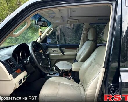Черный Мицубиси Паджеро, объемом двигателя 3.2 л и пробегом 190 тыс. км за 13000 $, фото 5 на Automoto.ua