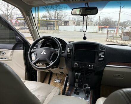 Чорний Міцубісі Паджеро, об'ємом двигуна 3 л та пробігом 192 тис. км за 10500 $, фото 5 на Automoto.ua