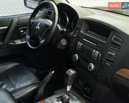 Черный Мицубиси Паджеро, объемом двигателя 2.97 л и пробегом 269 тыс. км за 9500 $, фото 17 на Automoto.ua