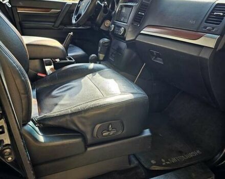 Чорний Міцубісі Паджеро, об'ємом двигуна 3 л та пробігом 210 тис. км за 11000 $, фото 11 на Automoto.ua